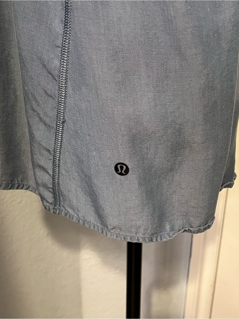 lululemon athletica Light Blue Chambray Split Racerback Tank EUC - Picture 5 of 6